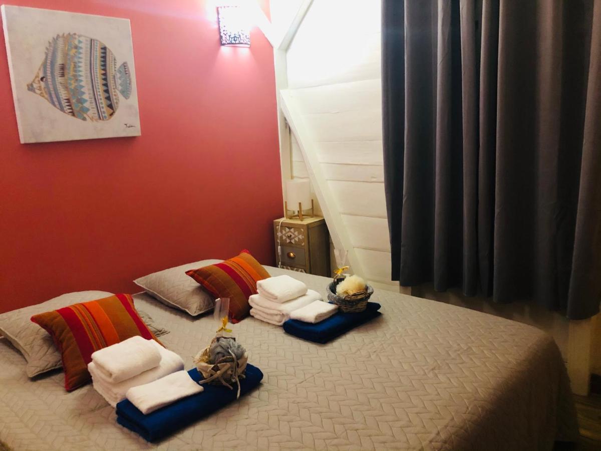 Habitation Baliache - Maison Creole Avec Jardin Privatif, Plage A 200M Deshaies Eksteriør bilde